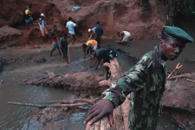 Pianeta Migranti. Costretti a morire per i nostri smartphone.