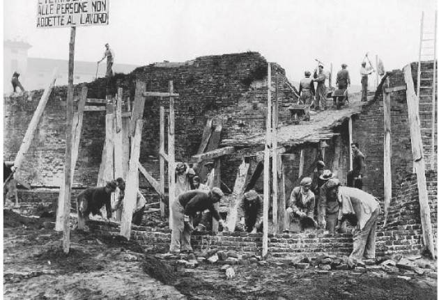 Cremona Le mura spagnole abbattute per costruire la scuola Bissolati