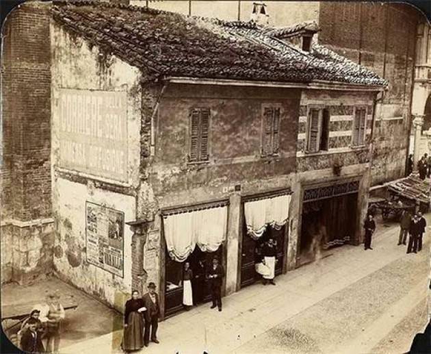 Cremona Ecco le case attaccate al Torrazzo | Daniele Disingrini