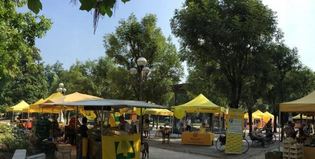 Coldiretti Campagna Amica domenica ai giardini di Cremona