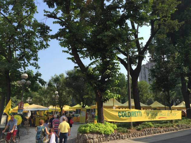 Coldiretti Campagna Amica domenica ai giardini di Cremona