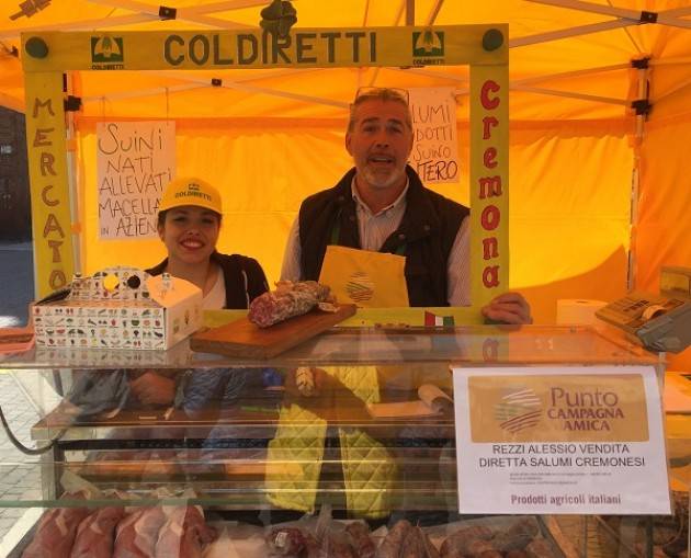 Coldiretti Cremona: al mercato di Campagna Amica in piazza Stradivari