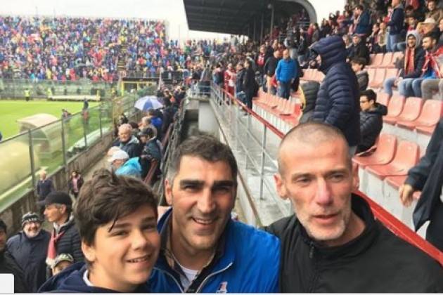 Cremonese, una grande famiglia unita sotto un grande cielo grigiorosso.Giorgio Barbieri
