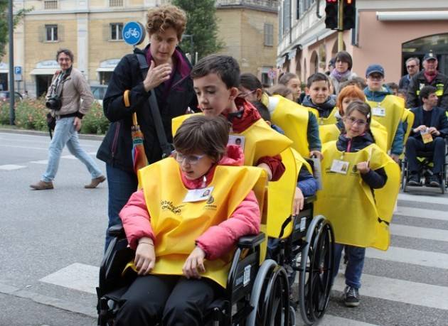 Agropolis Cremona 'Diversamente uguali 2017'  Giro in carrozzina lungo le vie cittadine, numerosi i partecipanti