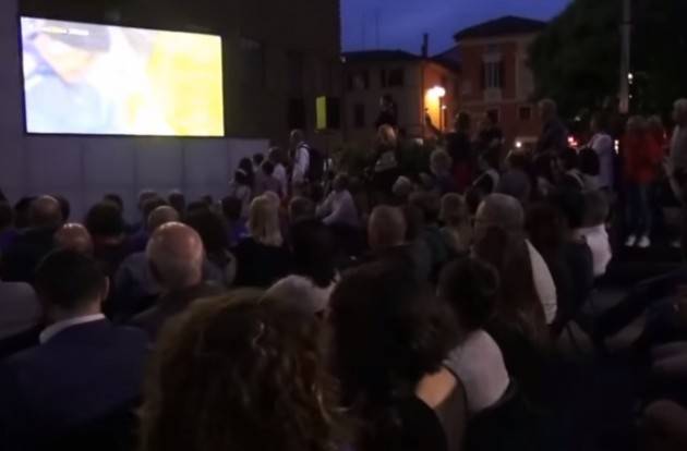 Festa della Cremonese per la serie ‘B’ Piazza Marconi stracolma