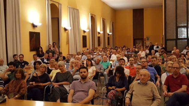 Crema verso l’11 giugno. Molta gente all’incontro con Pisapia a sostegno della Bonaldi