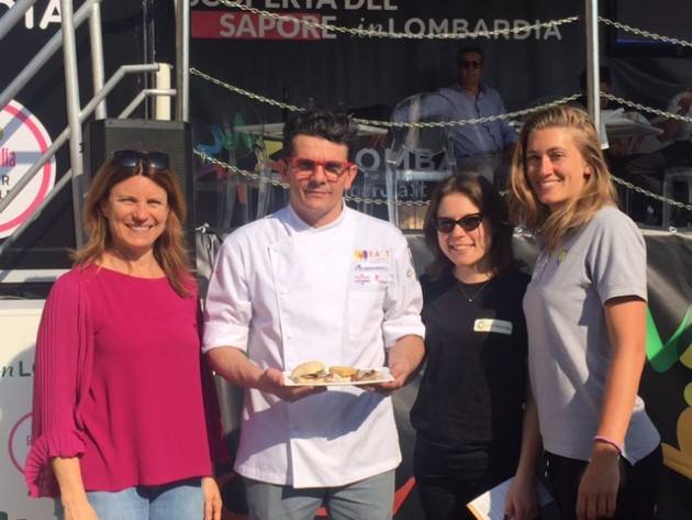 Tappa a Salò del Giro d'Italia, successo per la degustazione 'East Lombardy'