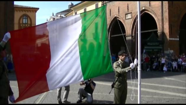 (Video) Cremona Molte persone in piazza per la Festa della Repubblica 2 giugno 2017 