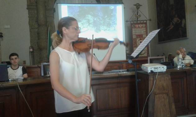 (Video) Cgil-Cisl-Uil Cremona Treno della Memoria ad Auschwitz Mattinata emozionante con il violino della Shoah