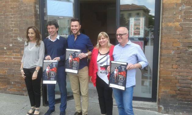 (Video) Santo Canale  presenta Moda e prevenzione sotto il Torrazzo di Cremona dalle ore 21 in Piazza Stradivari  sabato 10 giugno 