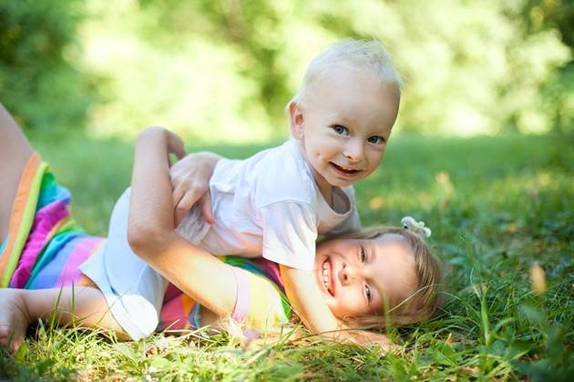 Le scuole chiudono per le vacanze estive. A chi affidano i bambini gli italiani?