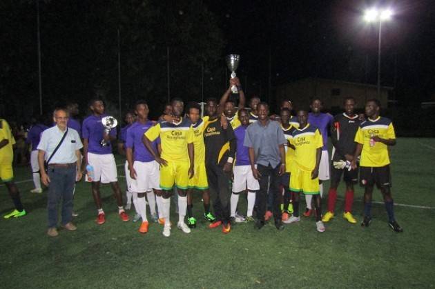 Uisp Cremona TORNEO di calcio a 8 ‘NON SOLO NERO’ .. Vince la Casa dell’Accoglienza