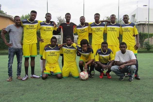 Uisp Cremona TORNEO di calcio a 8 ‘NON SOLO NERO’ .. Vince la Casa dell’Accoglienza