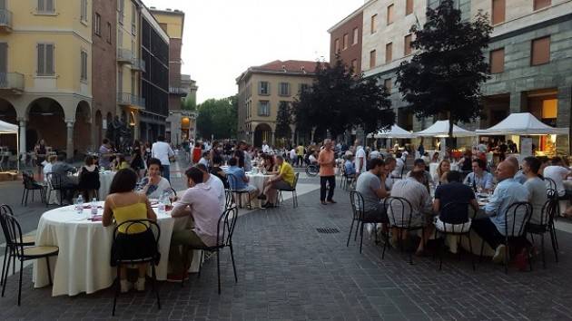 Cena Sotto le Stelle  a Cremona Venerdì 23 Giugno 2017 Terza Edizione di Ristoranti in Piazza