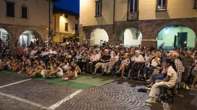 Burattini in Cascina  2 agosto nel Comune di Polesine-Zibello in Paolino  e il Po