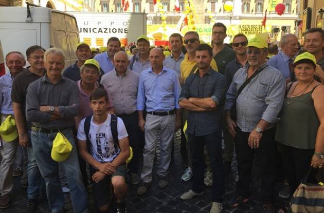 Agricoltori cremonesi a Roma con Coldiretti per dire NO alla CETA