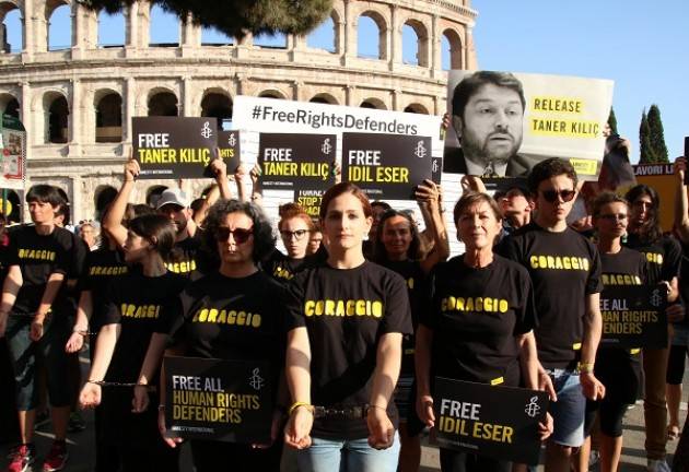 Amnesty Turchia: il nuovo arresto di 4 difensori dei diritti umani è un passo crudele