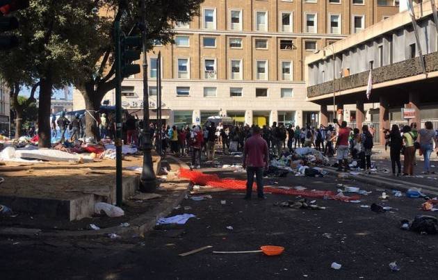  Dopo lo sgombero di Roma Flc: restituire la scuola ai bambini