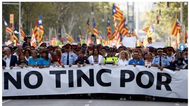 A Barcellona NO TINC POR  Fischiato il Re Felipe VI