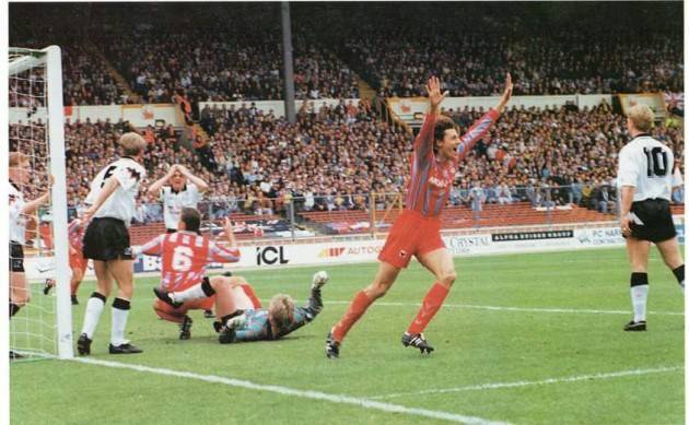 La Cremonese in B di oggi  e quella di  Wembley Tifiamo tutti per la nostra città La telefonata con  Giorgio Barbieri