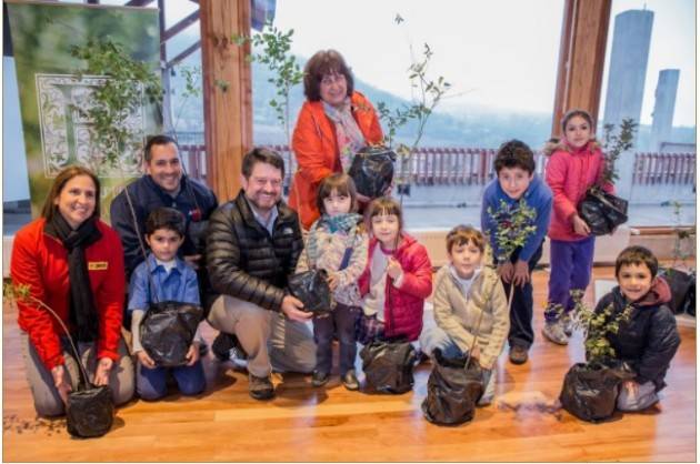 Comunità baha’i SANTIAGO del Cile Il bicentenario ispira un dono di alberi