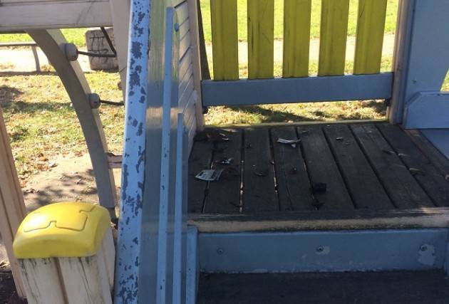 Cremona I parchi giochi del Boschetto oggetto di vandalismo. La denuncia del quartiere