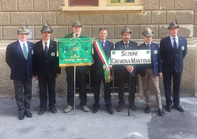 Il comune di Cremona con Luigi Lipara ha partecipato alla sfilata degli alpino di Salsomaggiore  Terme