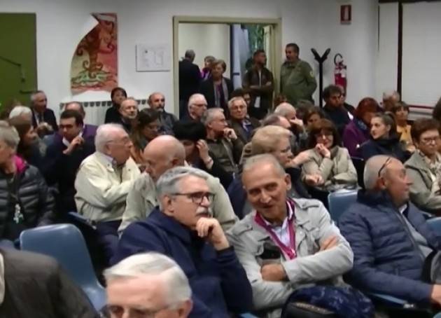 (Video) Cremona Lavoro e Diritti Pier Luigi Bersani dà la carica alla platea di Art.Uno- MDP