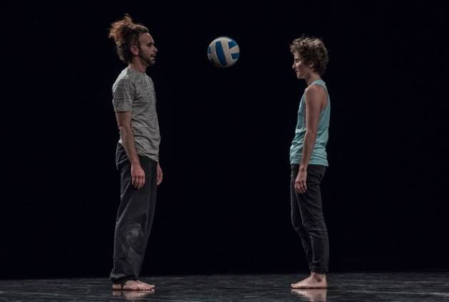 La FLIC Scuola di Circo di Torino presenta ‘LIONEL’ il 16 novembre