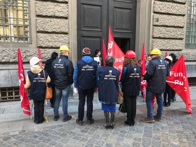 Come annunciato si è svolto stamane a Cremona il presidio lavoratori uffici del lavoro.