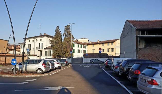 Crema Nuovi parcheggi in via Carlo Urbino