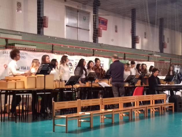 A Crema saggio di Natale  della scuola Iside Franceschini  (Montessori).