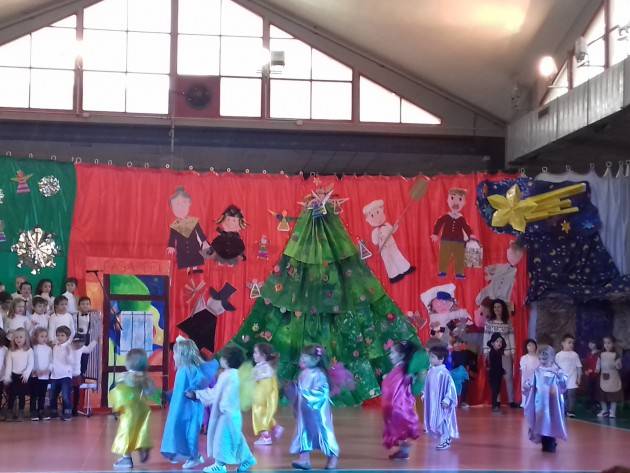 A Crema saggio di Natale  della scuola Iside Franceschini  (Montessori).