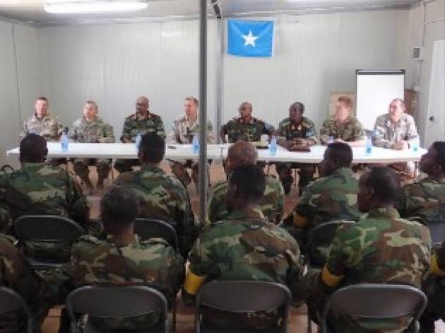 AISE Somalia A MOGADISCIO LA CERIMONIA DI CHIUSURA DEL 2° CORSO DI STAFF PER UFFICIALI DELL’ESERCITO