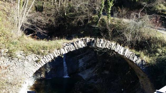 Molini di Triora Pronta risposta dell'Amministrazione  per il restauro dell'antico ponte di Agaggio in Valle Argentina di Christian Flammia