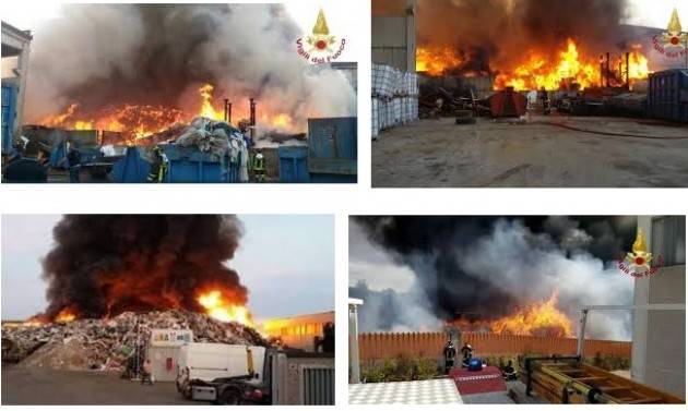 INCENDI RIFIUTI: PRC /SE_LOMBARDIA: ‘DA REGIONE LOMBARDIA SOLO SEGNALI DI FUMO’.