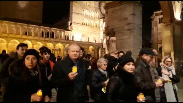 (Video) Anche Cremona  la fiaccolata 2018  per  la ‘ Verità  su  Giulio Regeni ‘