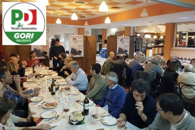 Alla cena di Luca Burgazzi (Pd) presenti, fra gli altri, il sindaco Gianluca Galimberti ed il Vice Sindaco Maura Ruggeri