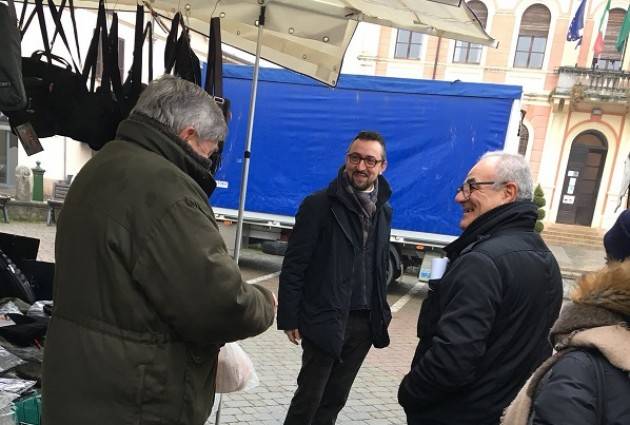 Ogni mattina, fino al 4 marzo, Matteo Piloni sarà presente nei paesi del territorio per parlare con le persone