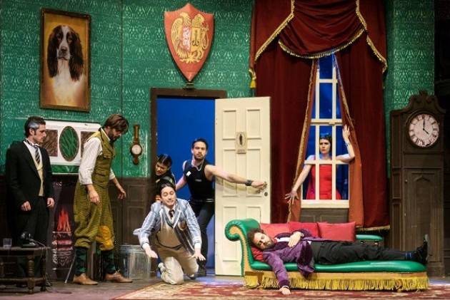 Cremona IL PONCHIELLI PER LA GRANDE ETA': CHE DISASTRO DI COMMEDIA