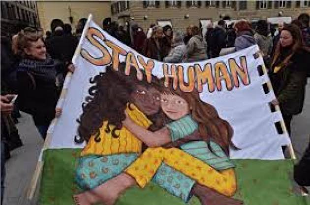 Pianeta migranti. La caccia all’uomo nero.