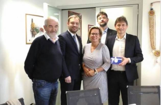Federconsumatori INCONTRO CON BARBARA KLEPSCH, MINISTRA AFFARI SOCIALI E CONSUMATORI DEL LAND SASSONIA.