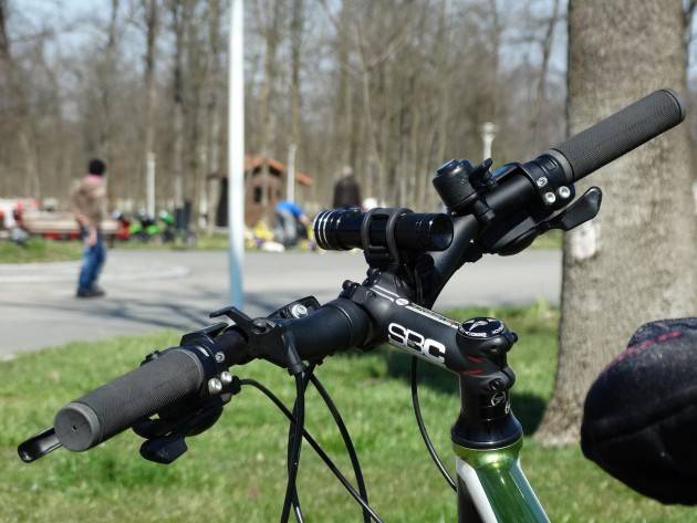 Come Montare un Faretto sulla Bicicletta