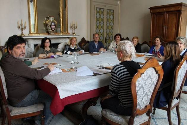 Cremona Incontri nelle scuole sulla raccolta differenziata Conto alla rovescia per il concorso ‘Piccoli passi’