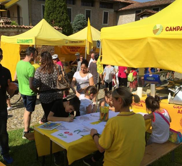 Coldiretti Grande successo per il mercato di Campagna Amica alla Rocca Sforzesca  di Soncino