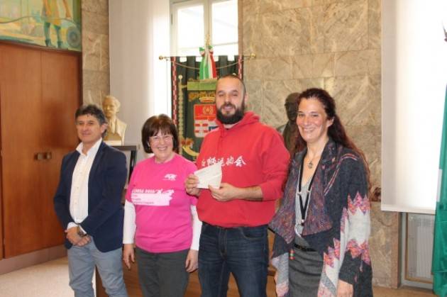 UISP Cremona Corsa rosa, successo di solidarietà e partecipazione Consegnato ricavato a TECUM e ad Accendi il Buio