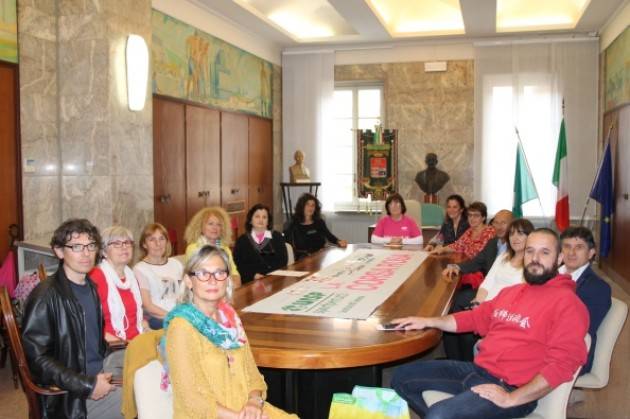 UISP Cremona Corsa rosa, successo di solidarietà e partecipazione Consegnato ricavato a TECUM e ad Accendi il Buio