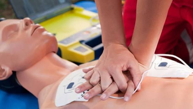 ASST 26 MAGGIO 2018 CORSO UTILIZZO DEFIBRILLATORI PER OPERATORI SANITARI E CITTADINI