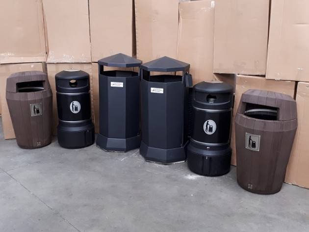 Cremona: maxi operazione di restyling dei cestini porta rifiuti