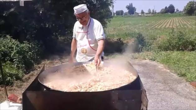 (Video) Due giugno 2018 Viva la Repubblica, Viva la pajella, Viva il pinot grigio, Viva la  musica